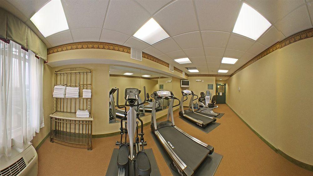 Country & By Radisson, Andrews Air Force Base , Md 3*